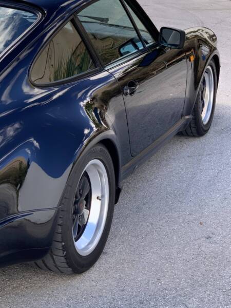 porsche 911 930 1984 side back01